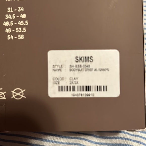 Skims Seamless Sculpt Brief Bodysuit - Picture 8 of 8